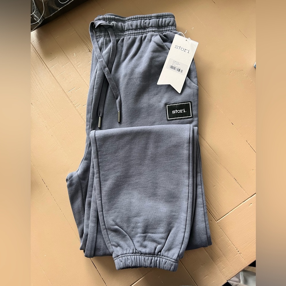 Stori by Katy Hearn Seek sweats in color dusk. NWT